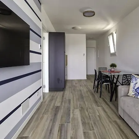 Enjoy The Comfort Of A Modern Flat Appartamento
